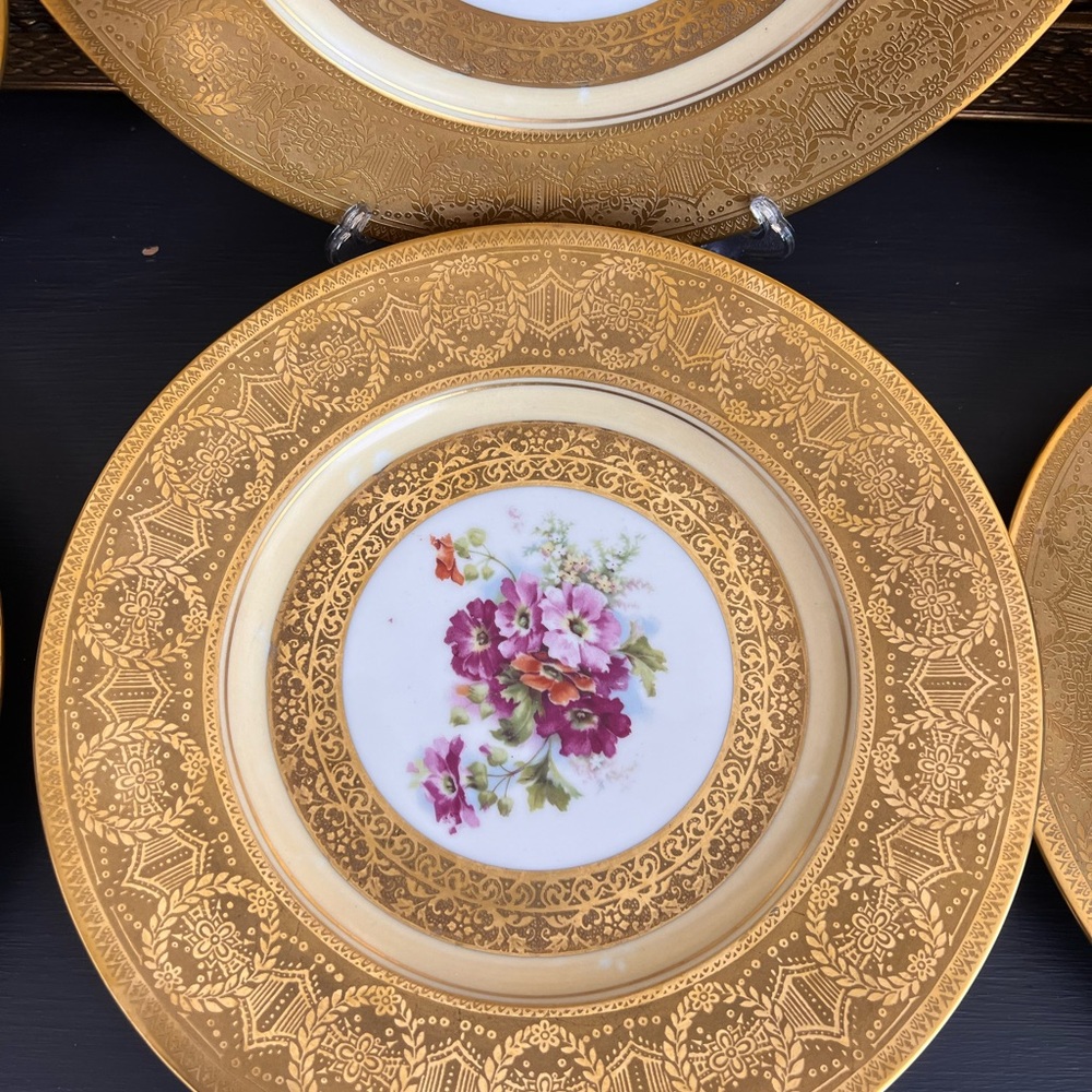Hutschenreuther Selb L.H.S Bavaria Gold Encrusted 7 Dinner Plates - Picture 11 of 12